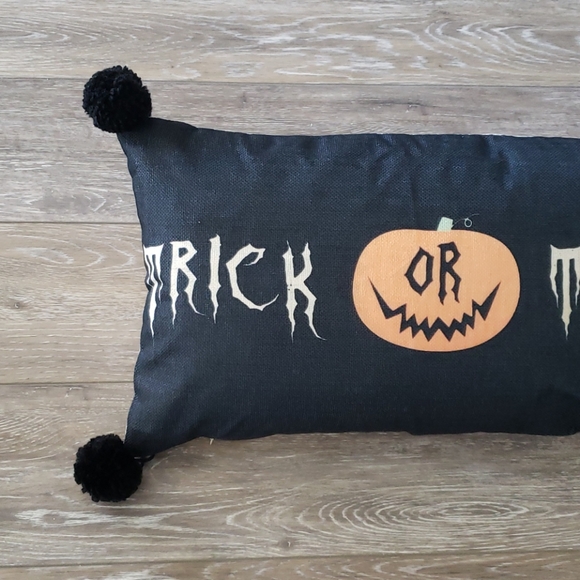 3 / $33 Halloween pillow cover - Picture 2 of 4